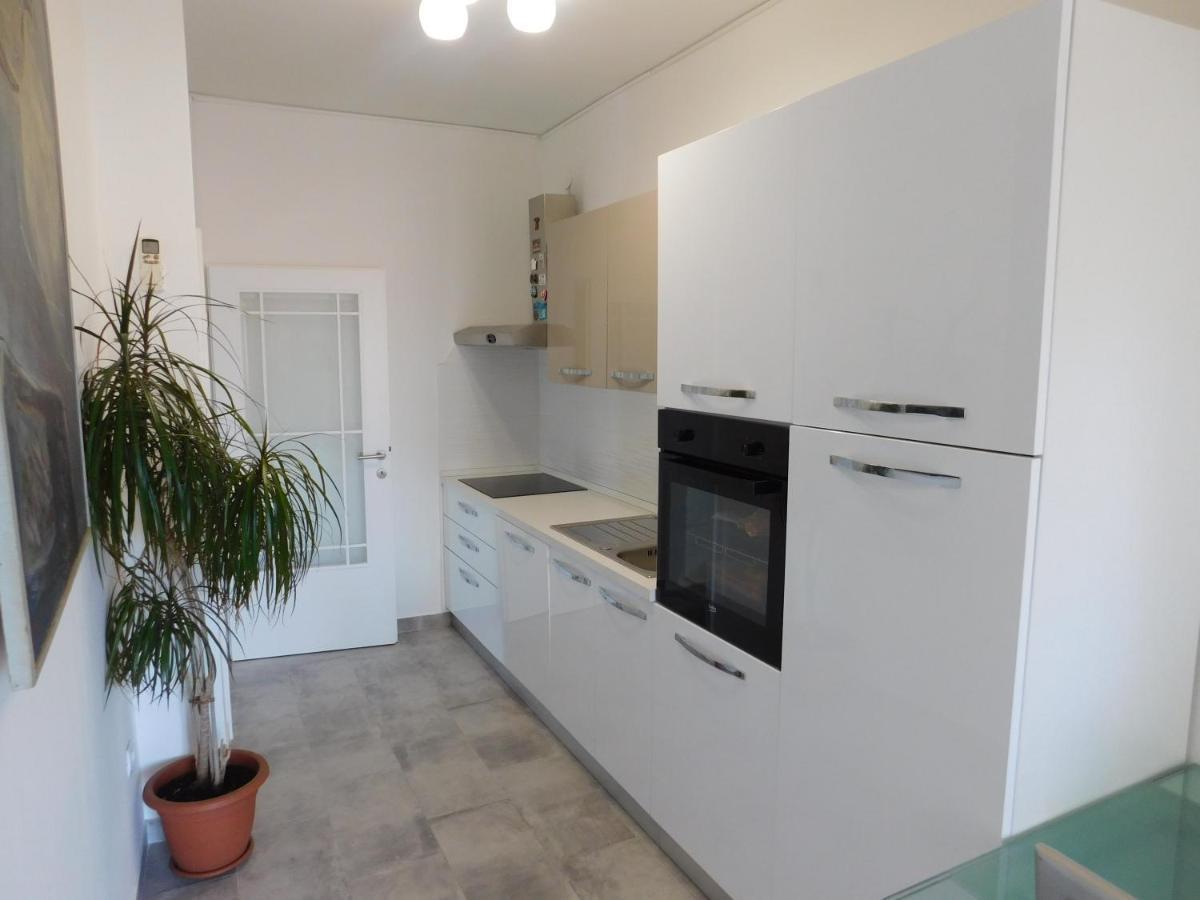 Great View Comfortable Apartment Whit Free Parking Split Exterior photo
